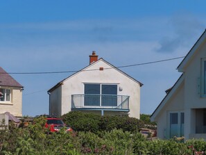 Exterior - Seaside Sanctuary (Holyhead)