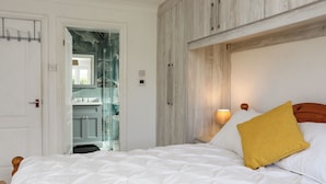 Room - Seaside Sanctuary (Holyhead)