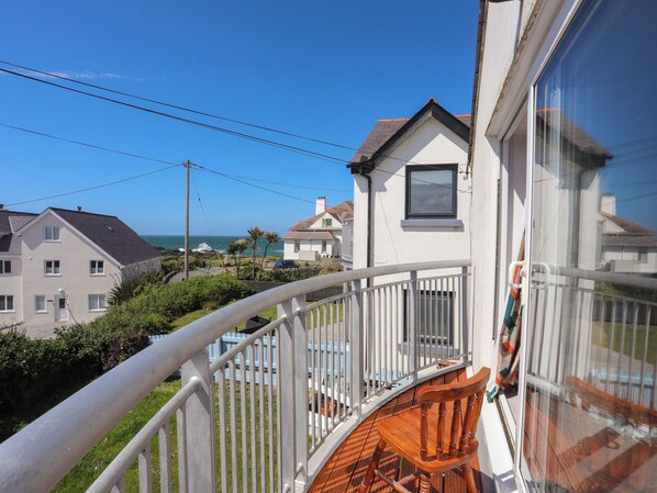 Cottage | Property grounds - Seaside Sanctuary (Holyhead)
