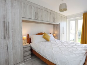 3 bedrooms, individually decorated, individually furnished, free WiFi - Seaside Sanctuary (Holyhead)