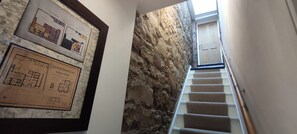 Interior - Courthouse Cottage (Sheffield)