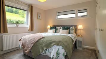 5 bedrooms, individually decorated, individually furnished, free WiFi