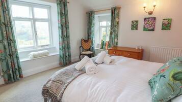 3 bedrooms, individually decorated, individually furnished, free WiFi