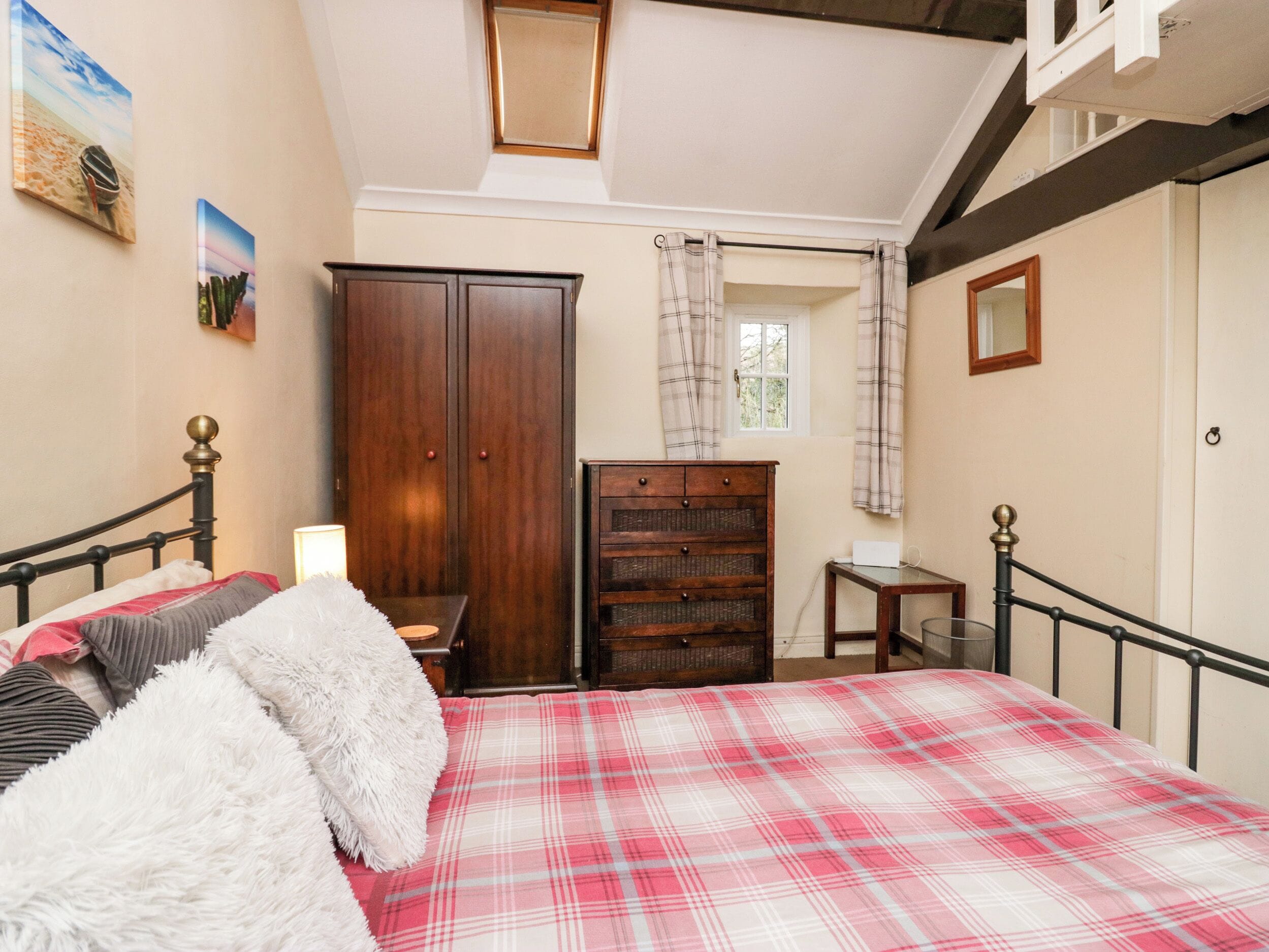 1 slaapkamer, individueel gedecoreerd, individueel gemeubileerd