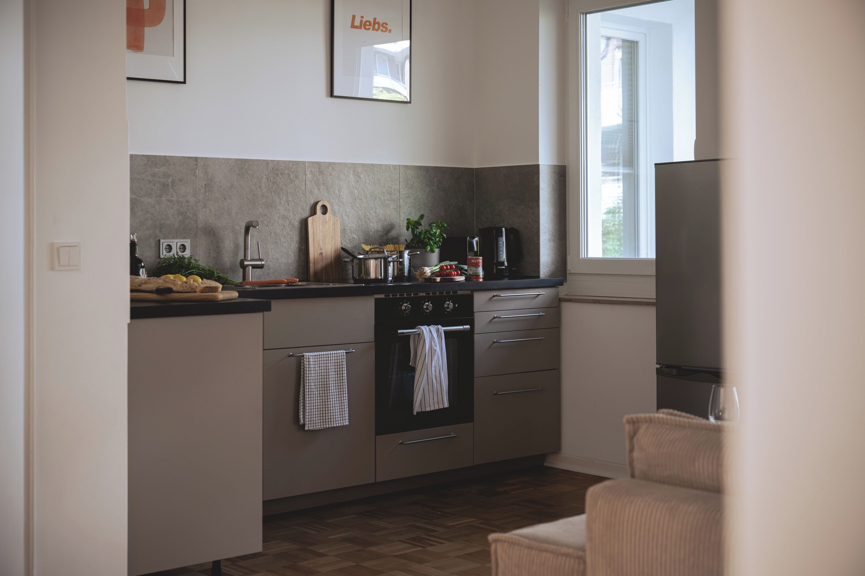 Fridge, oven, stovetop, dishwasher