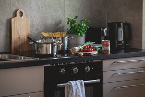 Køleskab, ovn, kogeplade, opvaskemaskine