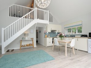Dining - Otters Leap (Bideford)