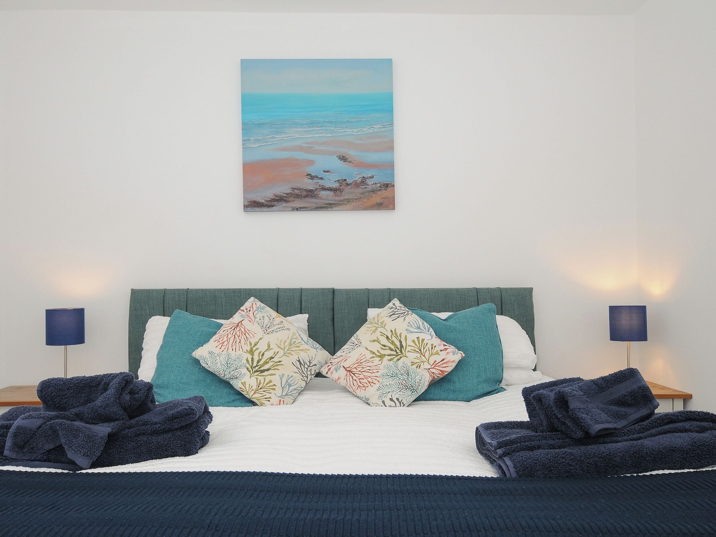 2 habitaciones, decoración personalizada y muebles diferentes 