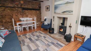 Cottage | Living area