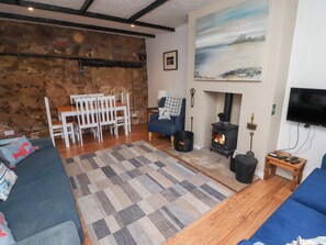 Cottage | Living area