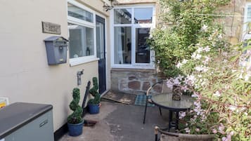 Cottage | Outdoor dining