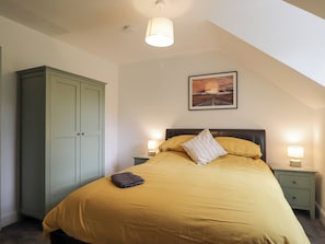 3 bedrooms, individually decorated, individually furnished, free WiFi