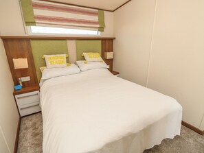 2 bedrooms, individually decorated, individually furnished, free WiFi - 21 Caulkers Rest (Bembridge)