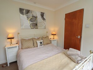 3 bedrooms, individually decorated, individually furnished, free WiFi