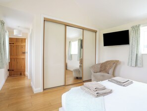 3 Schlafzimmer, individuell dekoriert, individuell eingerichtet