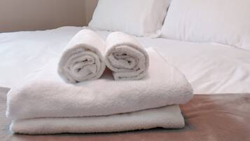 1 ๊ฐ์ ์นจ์ค, ๊ฐ๊ฐ ๋ค๋ฅธ ์คํ์ผ์ ์ธํ
๋ฆฌ์ด, ๊ฐ๊ฐ ๋ค๋ฅด๊ฒ ๊ฐ๊ตฌ ๋น์น, ๋ฌด๋ฃ WiFi