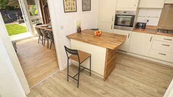 Fridge, dishwasher, electric kettle, toaster