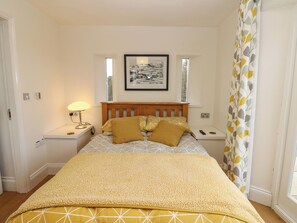 1 habitación, decoración personalizada y muebles diferentes 