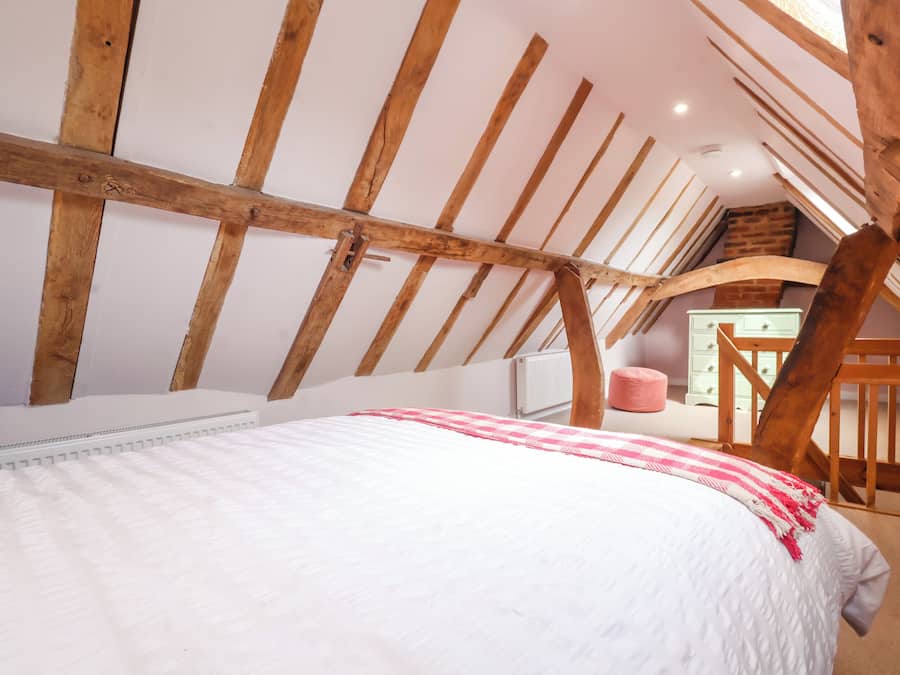 2 slaapkamers, individueel gedecoreerd, individueel gemeubileerd