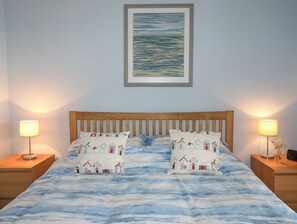 2 bedrooms, individually decorated, individually furnished, free WiFi