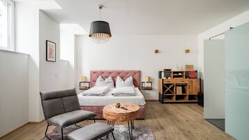 Comfort Loft, Courtyard View | 1 bedroom, blackout drapes, soundproofing, iron/ironing board