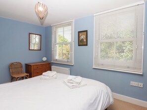 Cottage | 3 bedrooms, individually decorated, individually furnished, free WiFi - 5 Exe Street (Exeter)