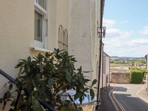 Cottage | Property grounds