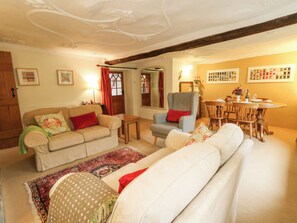 Living area - The Elbow (Dorchester)