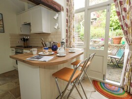 冰箱、洗碗机、电热水壶、烤面包机