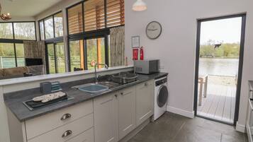 Dishwasher, cookware/dishes/utensils