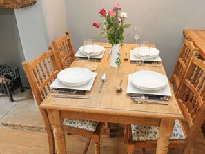 Dining - Bumble Cottage (Holmfirth)