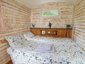 1 kamar tidur dan didekorasi berbeda-beda