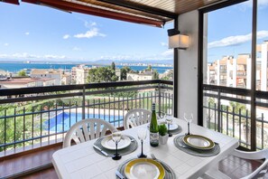 Apartment | Outdoor dining