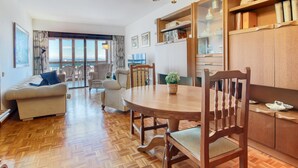 Living area - Apartment in Roses With Pool and Terrace (Roses)