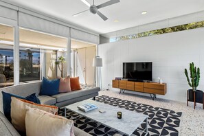 TV - Sandpiper Jewelbox - Midcentury Modern Gem (Palm Desert)