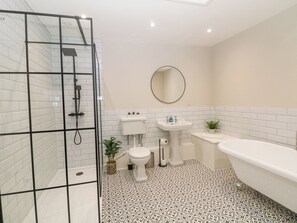 Shower - Spa House (Buxton)