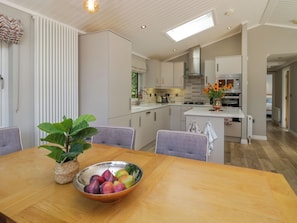 Dining - Waterside Lodge (Windermere)