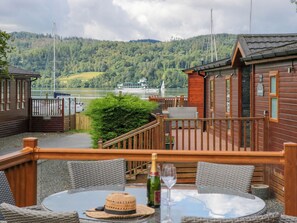Outdoor dining - Waterside Lodge (Windermere)