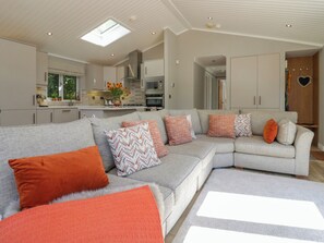 Living area - Waterside Lodge (Windermere)