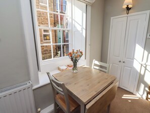 Cottage | Dining