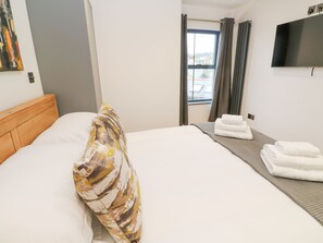 3 bedrooms, individually decorated, individually furnished, free WiFi - 2 Salubrious Terrace (St Ives)