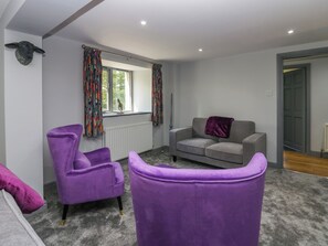 Living area - Fell View House (Kendal)