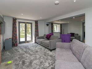 Living area - Fell View House (Kendal)
