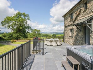 Terrace/patio - Fell View House (Kendal)