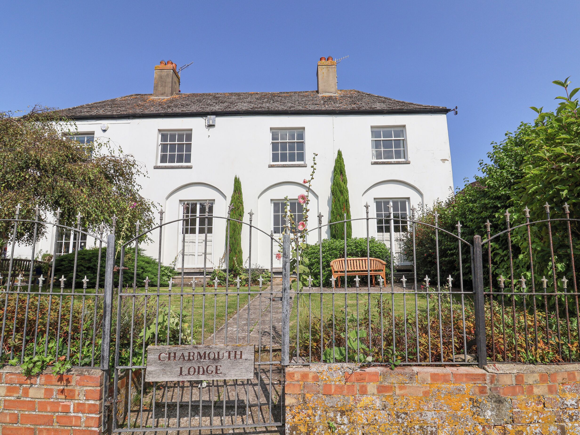 المنشأة من الخارج