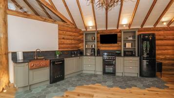 Dishwasher, cookware/dishes/utensils