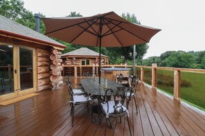 Outdoor dining - Copper Lodge (Chulmleigh)