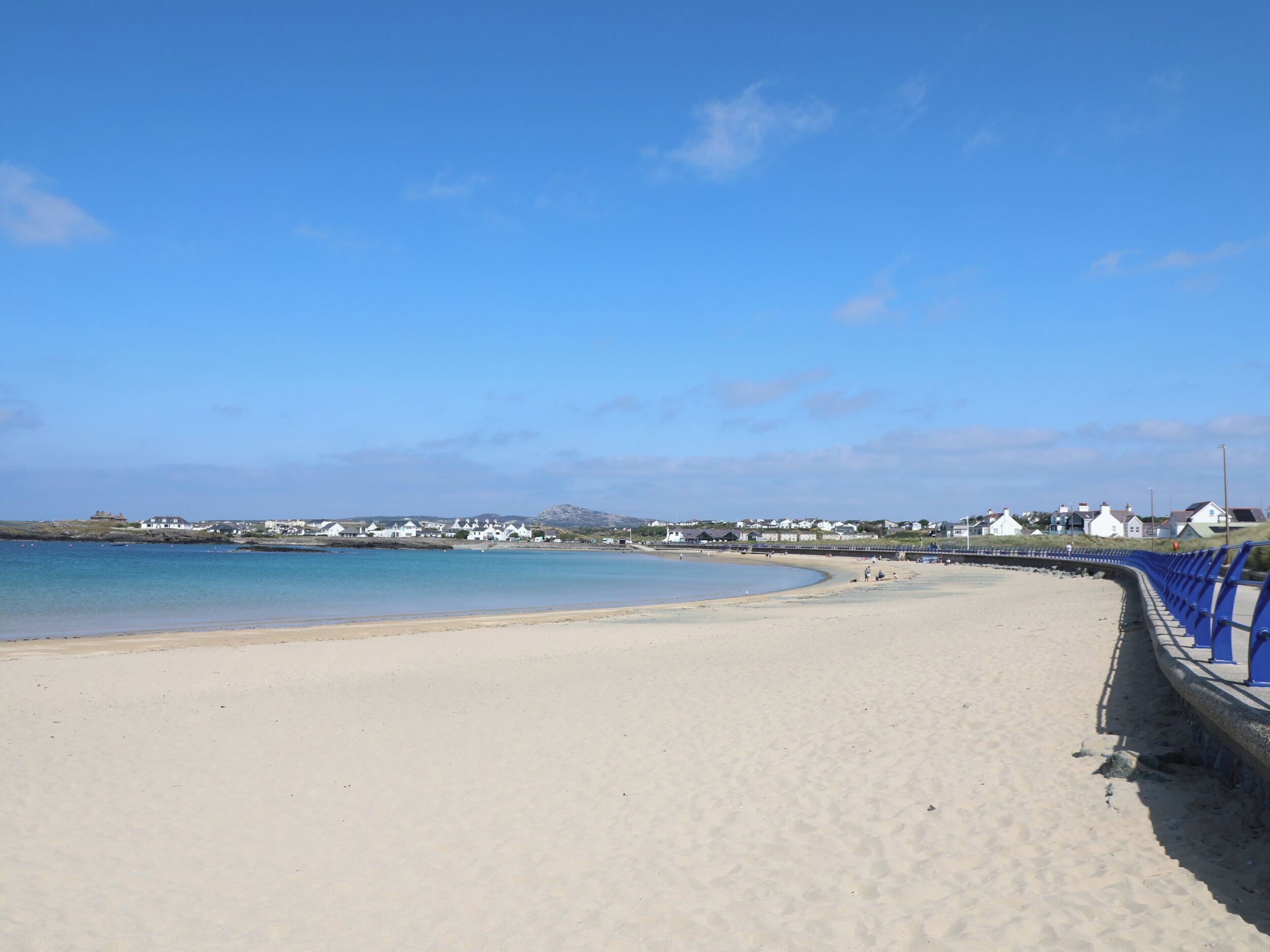 Una spiaggia nelle vicinanze