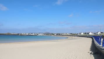 Una spiaggia nelle vicinanze
