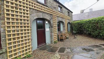 Cottage | Outdoor dining